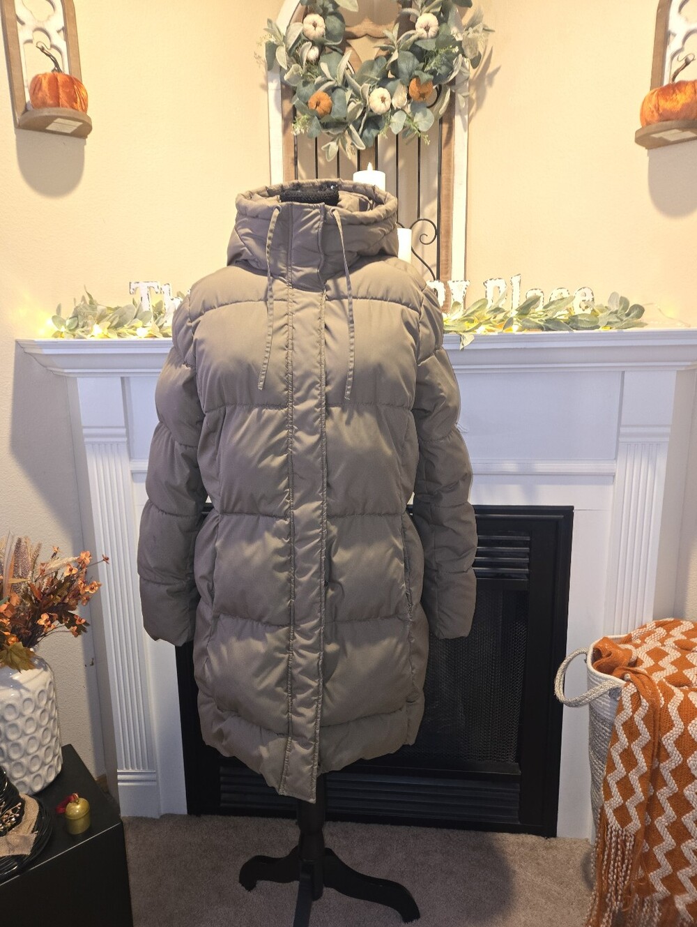 H&M Women's Sage Green Puffer Coat with Hood